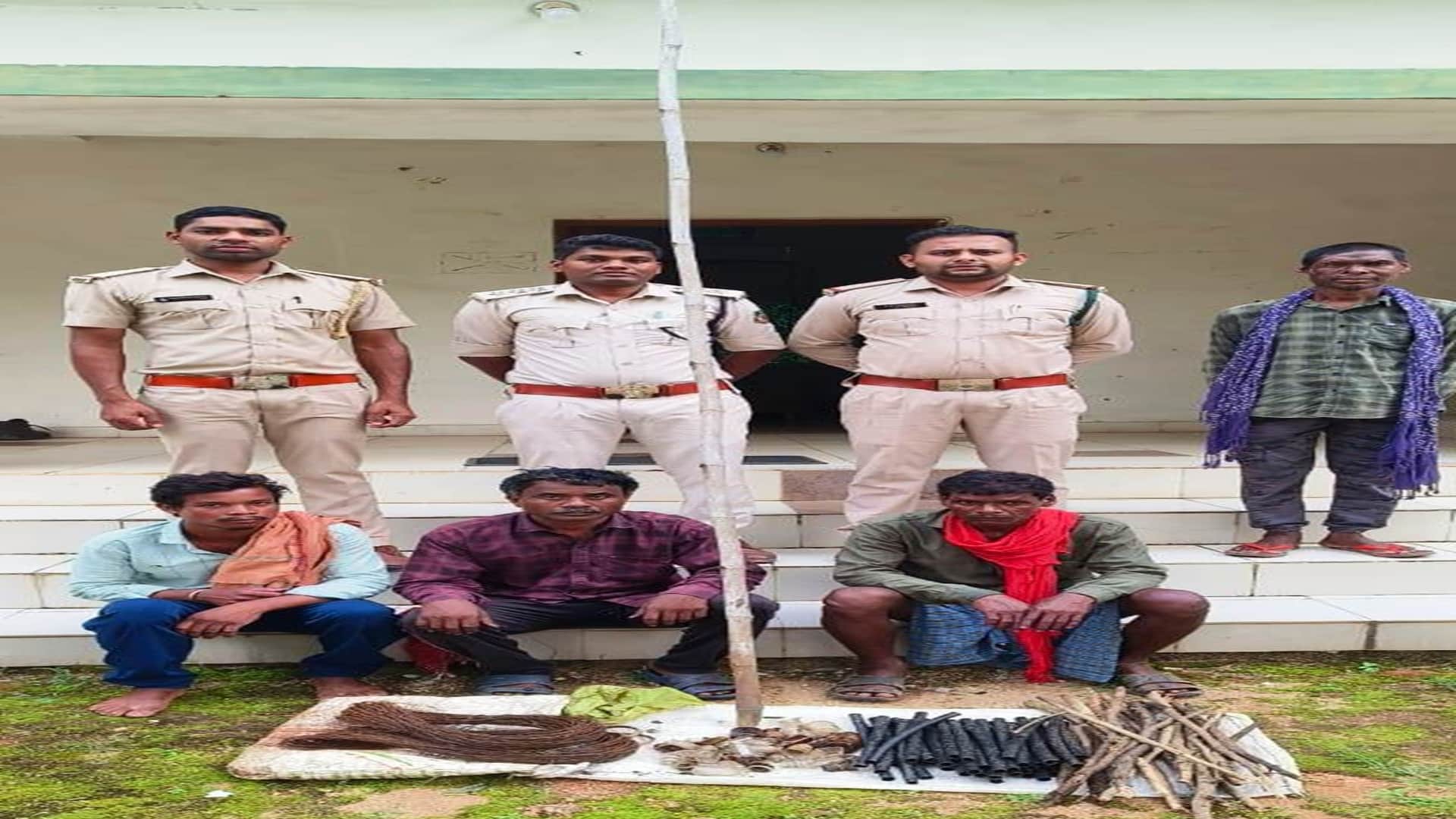 शिकार से पहले तीन शिकारी गिरफ्तार