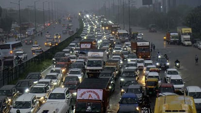 Delhi NCR Weather News Heavy rain in NCR, threat of flood in Delhi