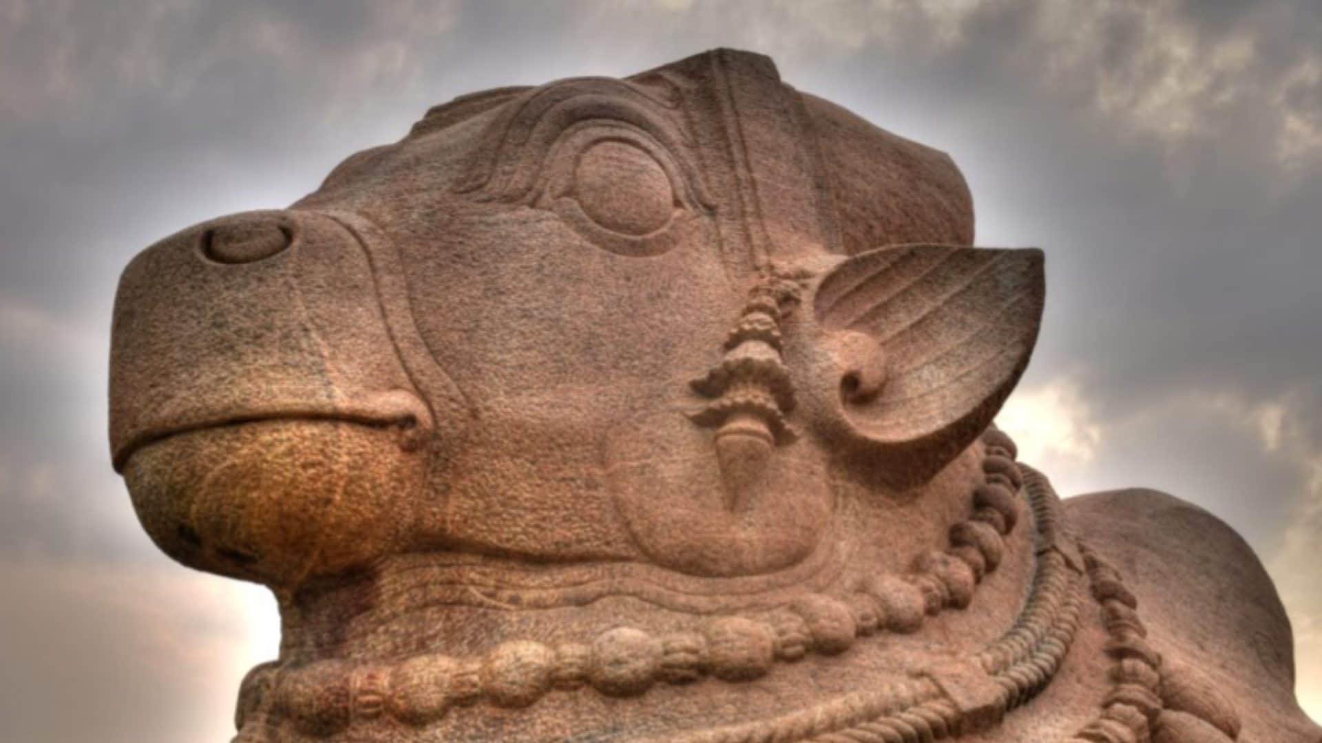 Lepakshi Temple Hanging Pillar Mystery Jaane Bharat ke Rahasyamayi Lepakshi Mandir ka raaz