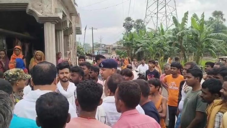 Bihar: मुंगेर में पिकअप और ऑटो की आमने-सामने टक्कर, एक की मौत, चार गंभीर घायल