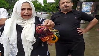 Congress protest against waterlogging due to rain in Aligarh