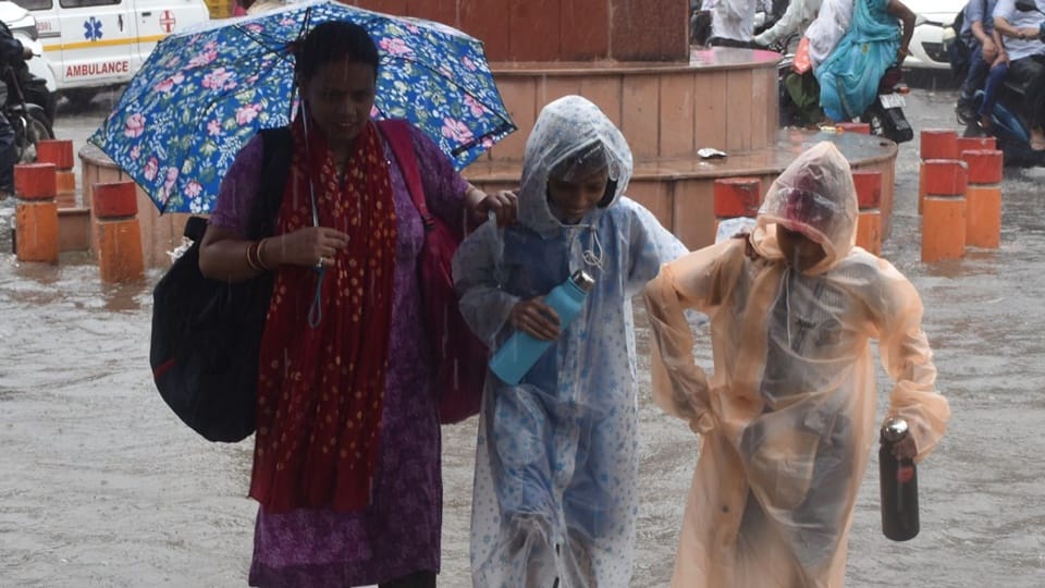 Schools closed in Rampur-Sambhal and Moradabad, five including a constable killed in the division, alert issue