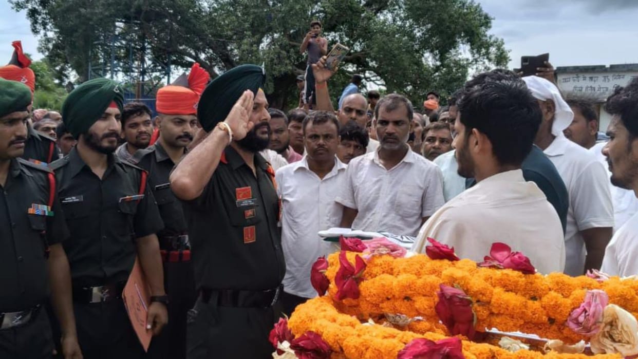 Bihar News: Army soldier Guddu Kumar dies in Lucknow, final farewell given with military honours