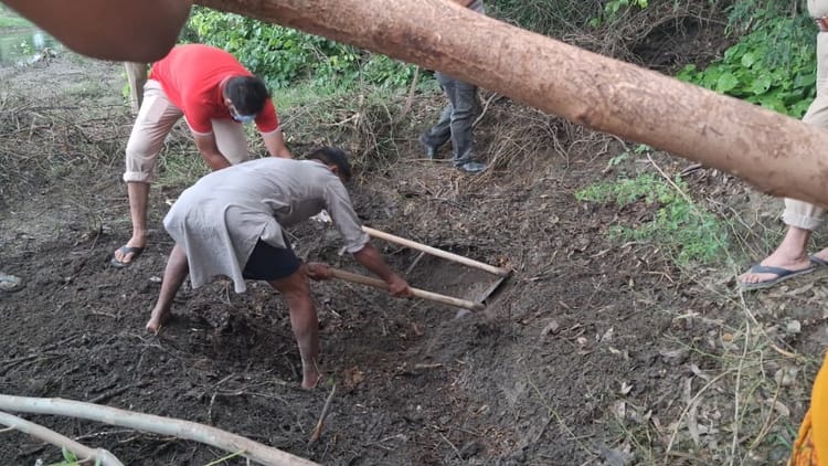 Labourer Killed For Money Barnala Come From Bihar To Plant Paddy - Amar  Ujala Hindi News Live - Barnala:पैसों के लिए दोस्त को मार गड्ढे में दबाया,  बिहार से धान लगाने आए