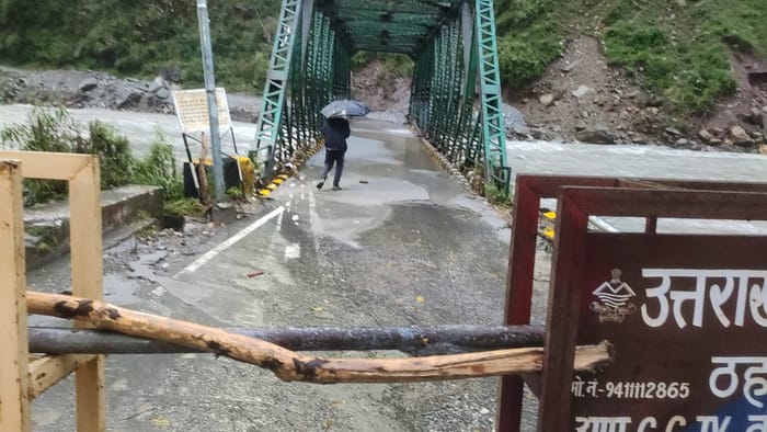 Uttarakhand Weather National Highway and many roads are blocked Uttarkashi Chamoli Syana Chatti update