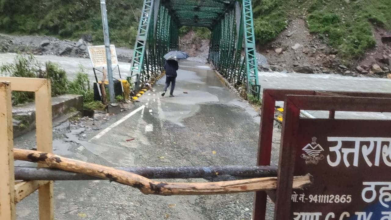 Uttarakhand Weather National Highway and many roads are blocked Uttarkashi Chamoli Syana Chatti update
