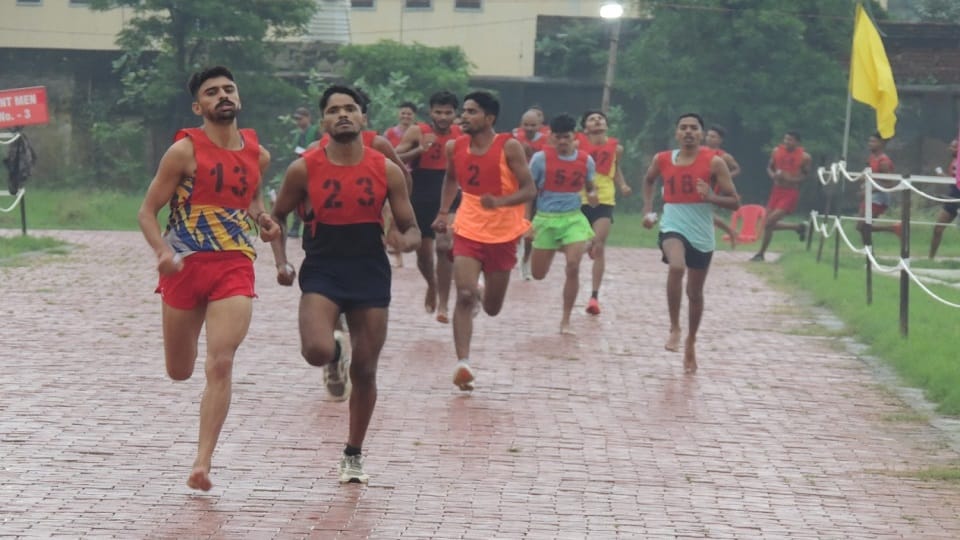 Muzaffarnagar: 850 youth of Muzaffarnagar ran to become Agniveer, two sons of a laborer got success