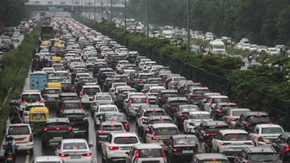 Delhi NCR Weather News Heavy rain in NCR, threat of flood in Delhi