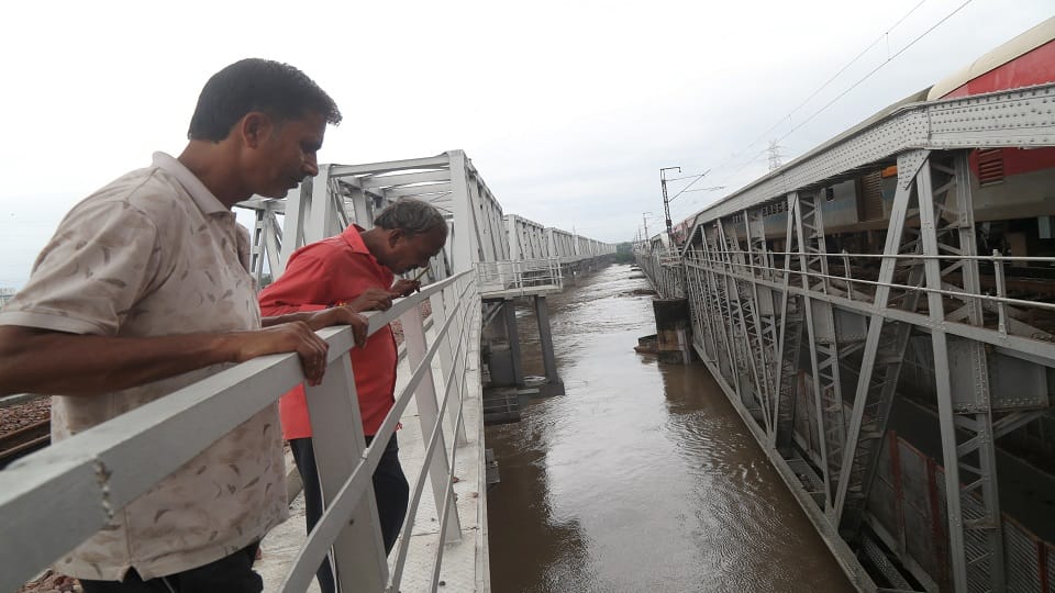 Yamuna below danger mark in Delhi, water level decreasing rapidly