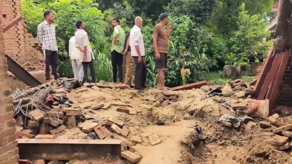 Muzaffarnagar Rain Havoc: House Collapses in Roni Harjipur, Family Buried Under Debris