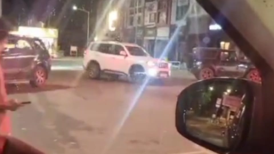 Midnight stunt in Chandigarh Girls riding Thar and Scorpio turned market road into racing track