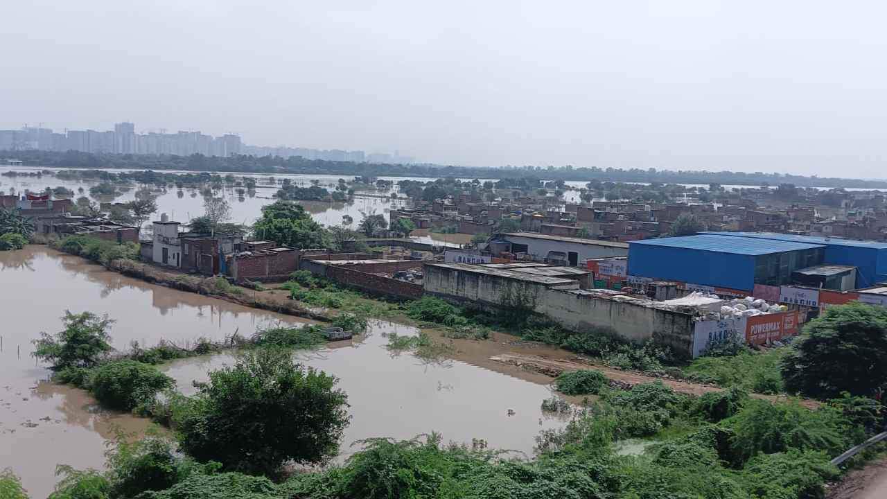 Villages and many colonies submerged due to rising water level of Yamuna in Faridabad photos