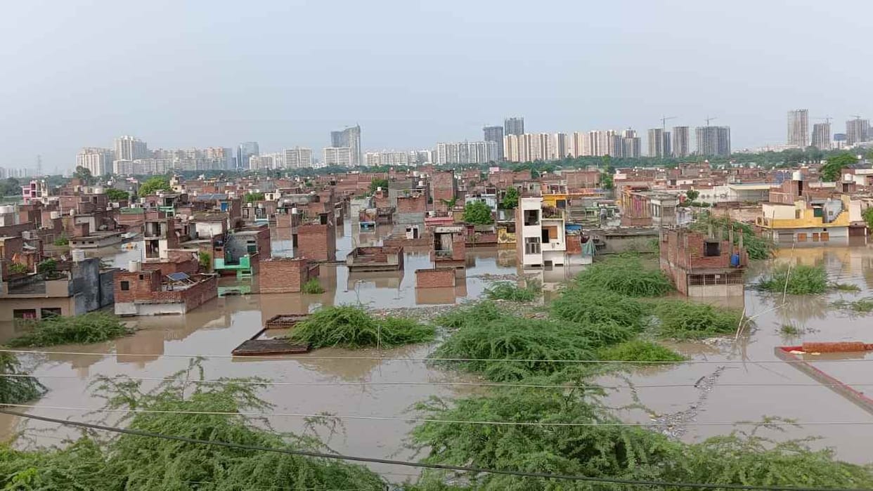 Villages and many colonies submerged due to rising water level of Yamuna in Faridabad photos