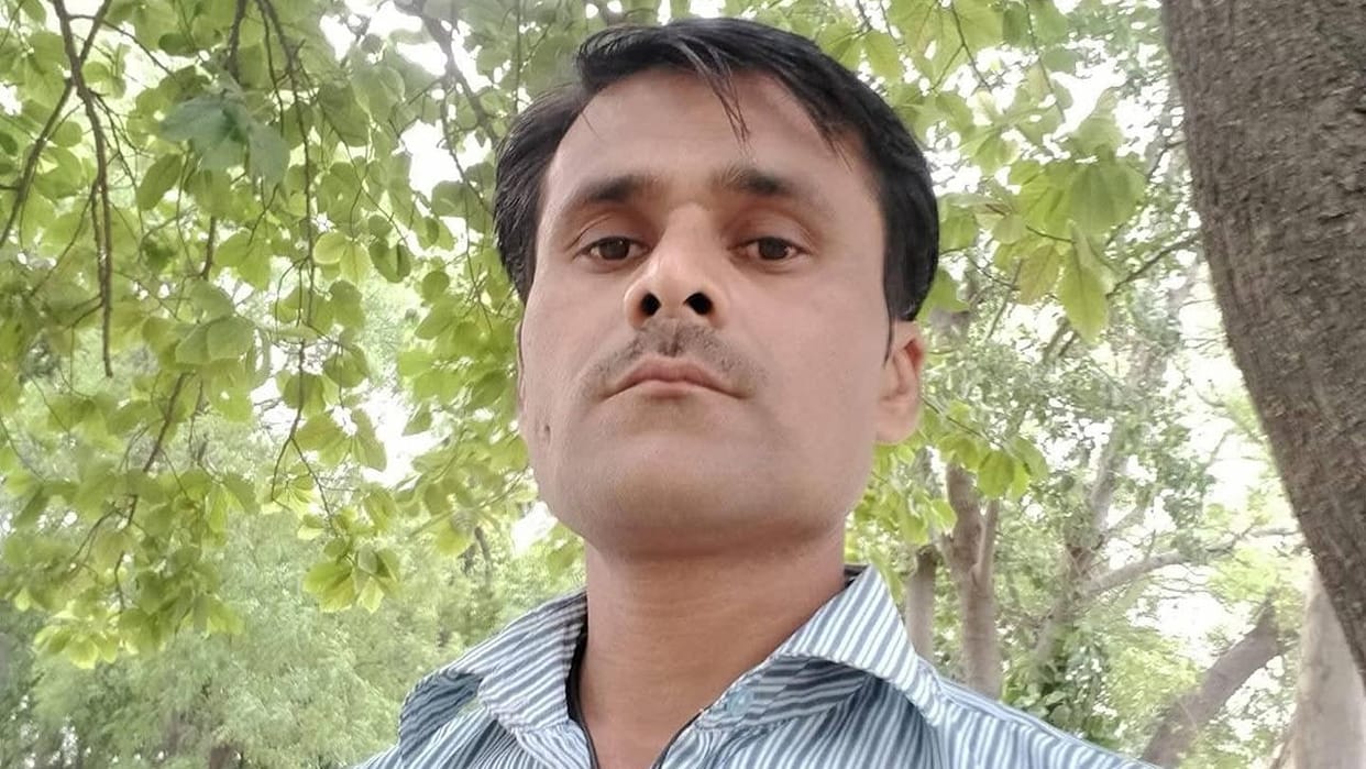 man committed suicide by hanging himself after quarrel with his younger brother in Budaun