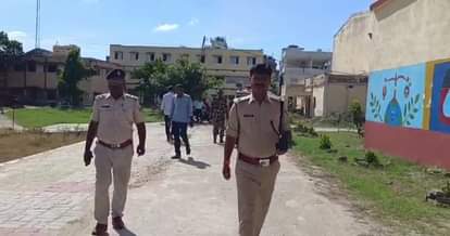 पुलिस मौके पर पहुंची