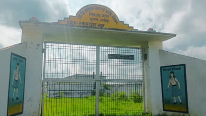 student keeps the keys of government school children sweep premises notice to teachers