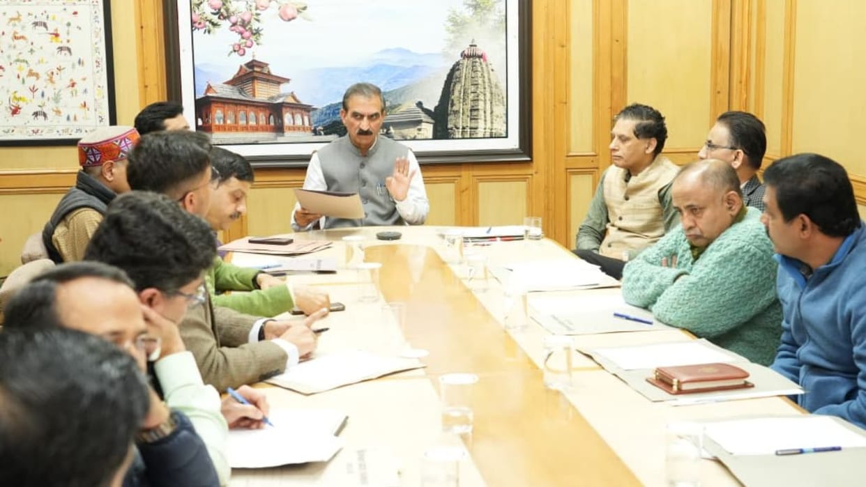 Himachal News CM Sukhu said take action on projects with investment of more than 50 crores in 30 days