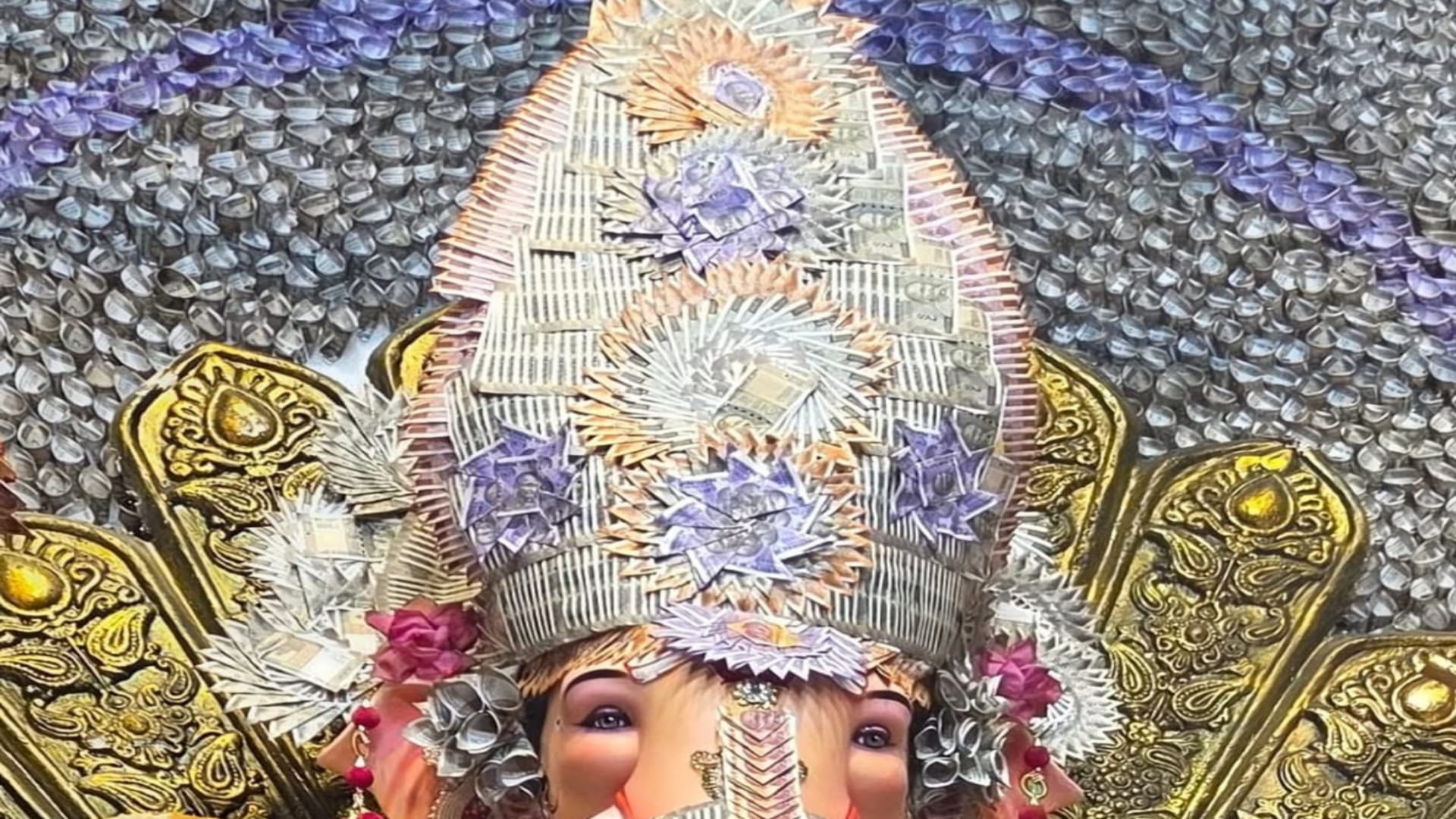 Udaipur News: Ganpati Bappa adorned with ₹1.5 crore notes, devotees throng to see ‘Udaipur Cha Raja’