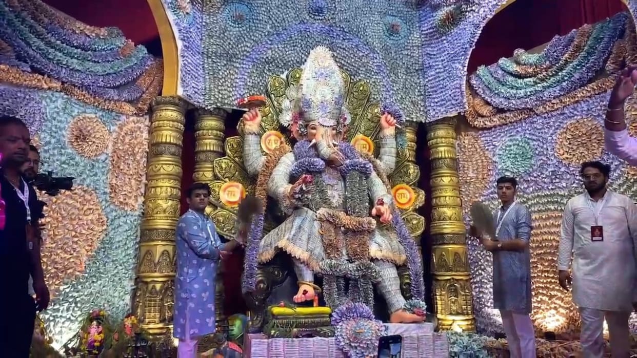 Udaipur News: Ganpati Bappa adorned with ₹1.5 crore notes, devotees throng to see ‘Udaipur Cha Raja’