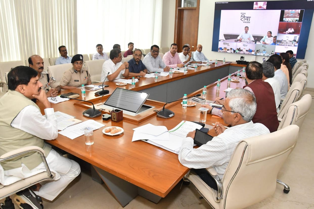 MP News: Chief Minister Dr. Mohan Yadav reviewed the relief work in flood and heavy rain affected districts