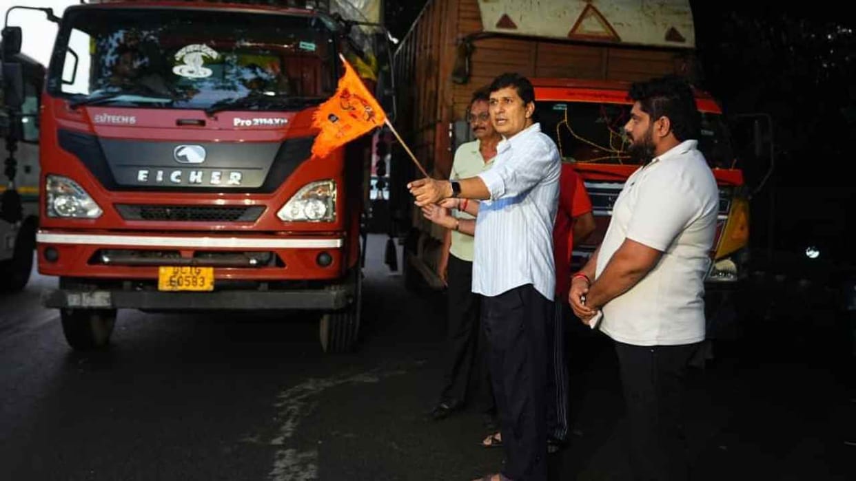 Saurabh Bhardwaj sent flood relief material to Punjab
