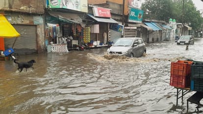 Meerut: Rain broke 20 year record, population entered Ganga, people left their homes due to lack of ration