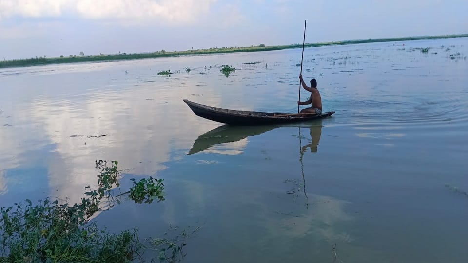 Meerut: Rain broke 20 year record, population entered Ganga, people left their homes due to lack of ration