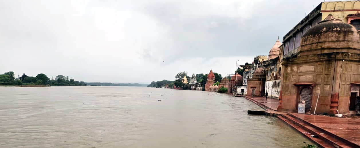 yamuna flood agra villages submerged temples damaged crops