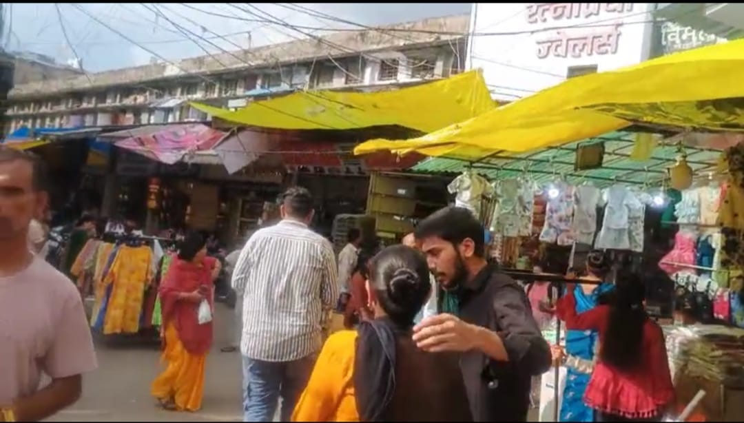 Bhopal: Traders in Bhopal are excited about the changes in GST, preparing to increase stock before festivals