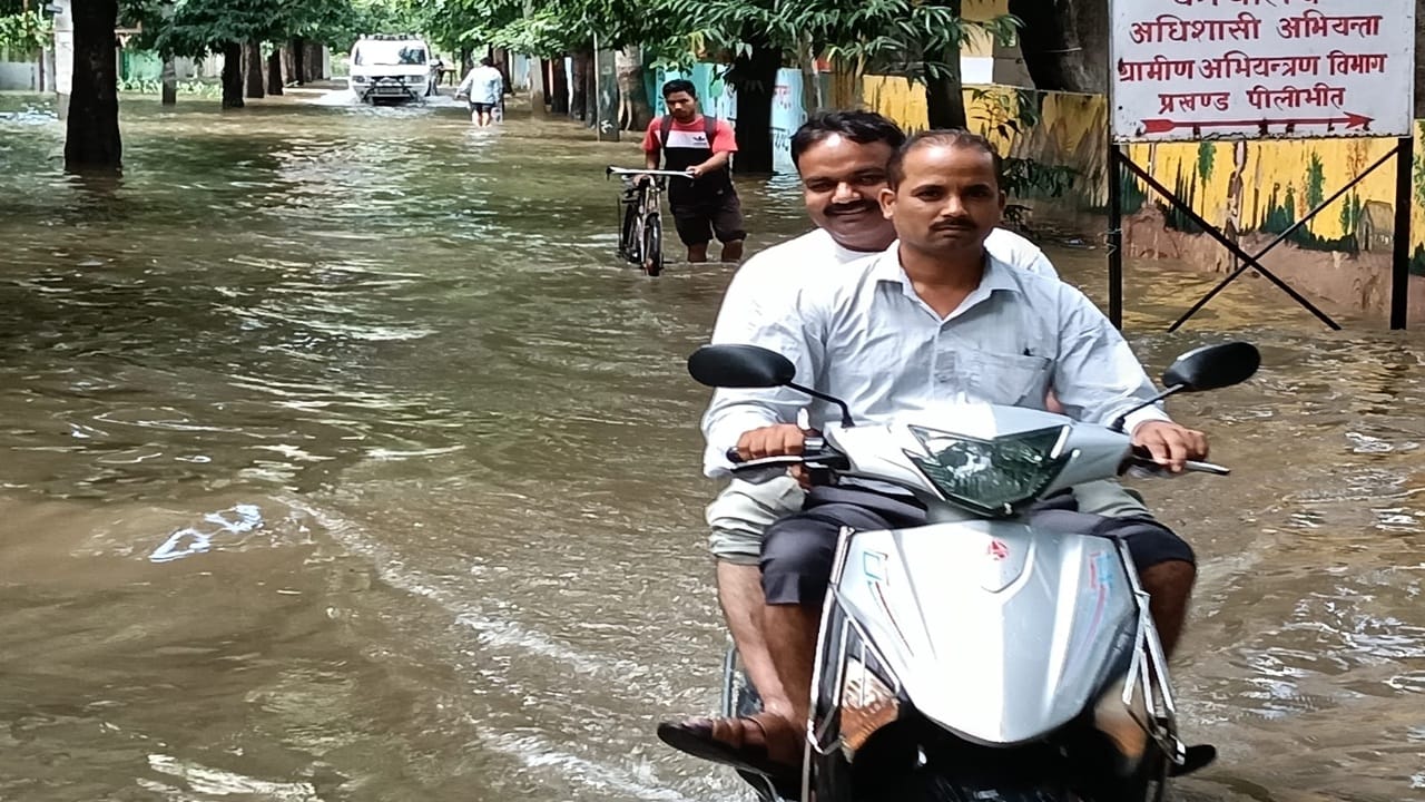 More than 30 villages in the grip of flood in Pilibhi highways submerged