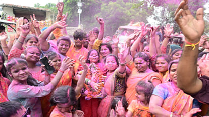 Kanpur: Immersion of idols with the chanting of Ganpati Bappa Morya