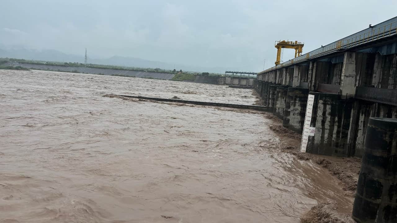haryana flood River water left sand in the fields, potholes on the road, land erosion continues