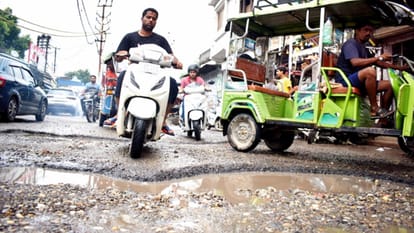 Meerut Rain Breaks 20-Year Record, Ganga Crosses Danger Mark in Hastinapur, Villagers Forced to Leave Homes