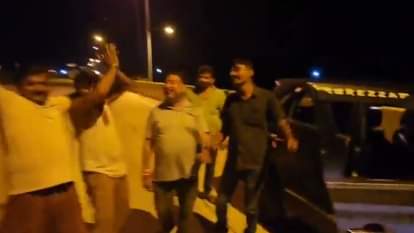 Mirzapur police arrested three people for making dance reel on highway