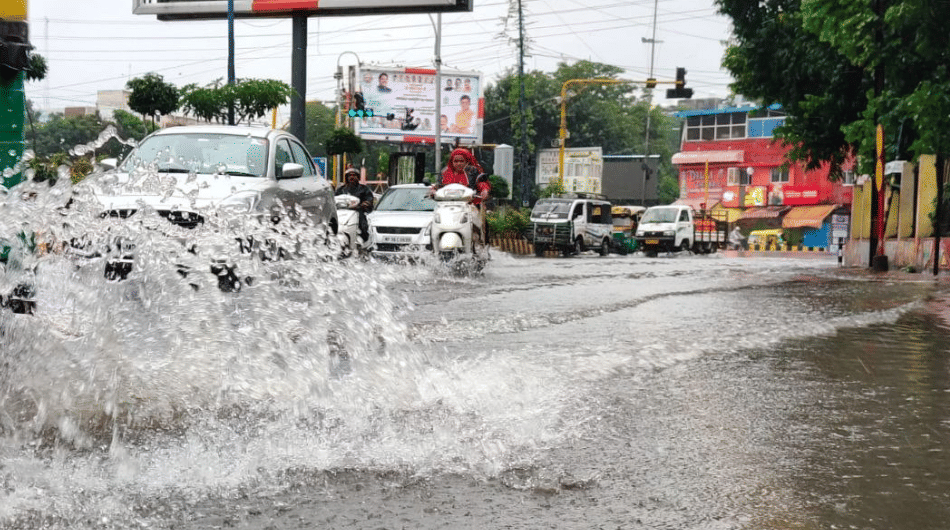 indore news : heavy rain updates september 2025 schools closed water level rise