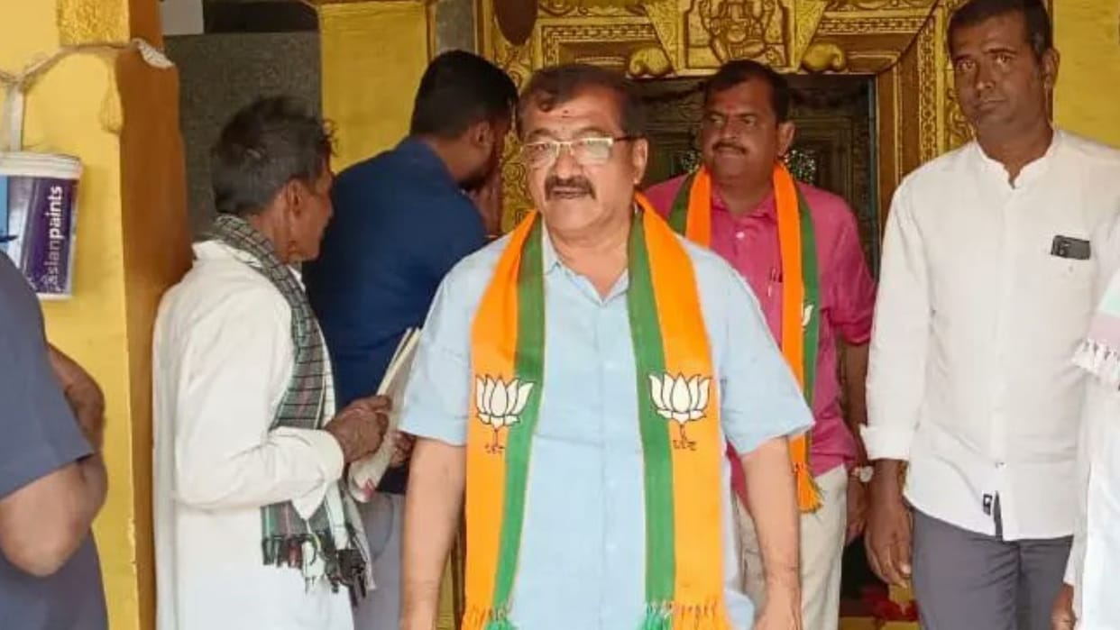 Karnataka BJP MLA BP Harish tongue slips Welcoming like dog FIR in case of comment woman SP