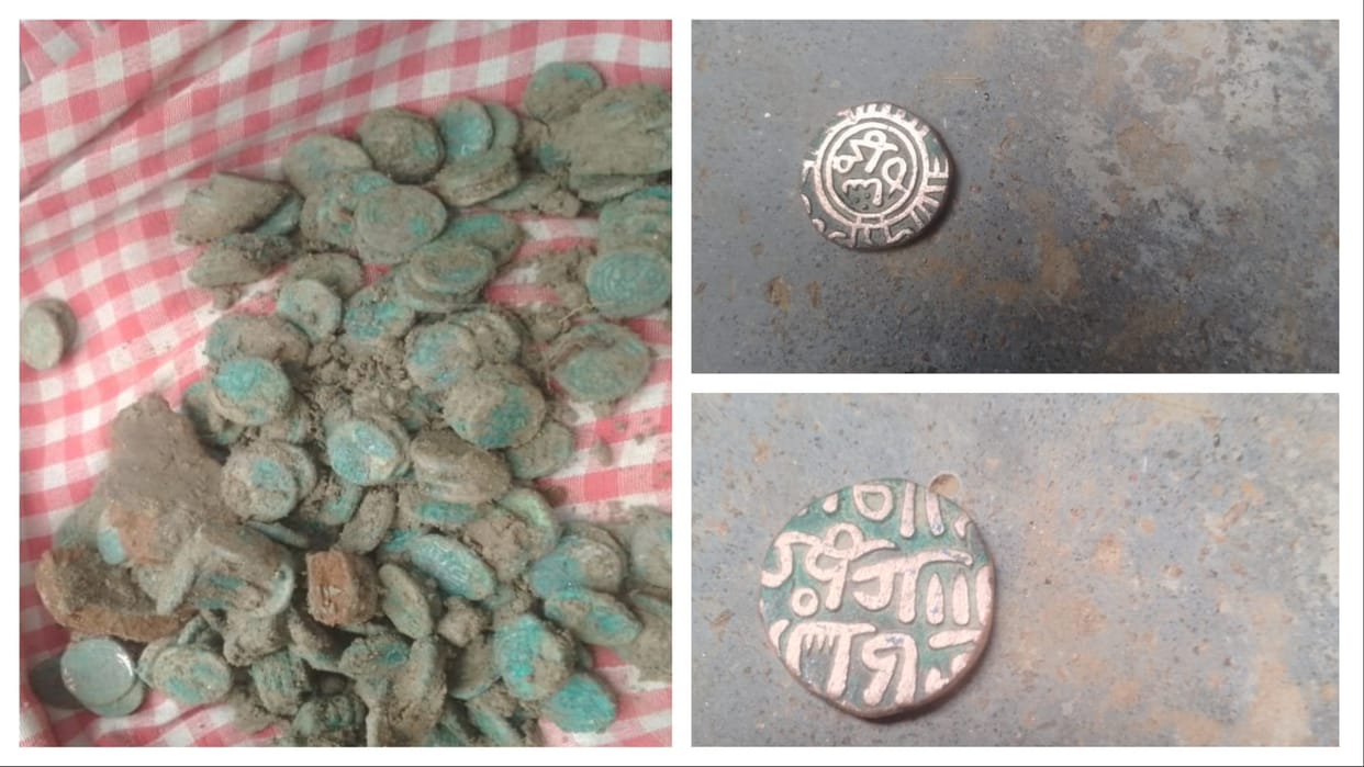 More than a thousand coins found during the excavation of the pit, said to be a thousand years old