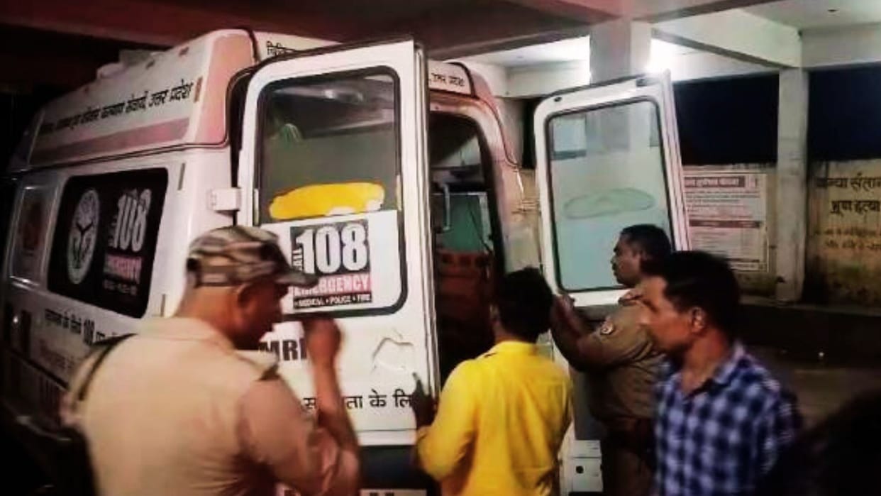 Couple attacked with weapons in front of children wife dead husband critical in sonbhadra