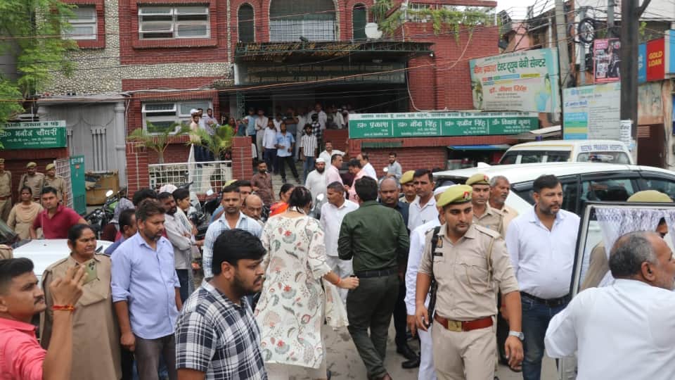 Bijnor nayab tehsildar Suicide Married in 2013 Promotion in 2022 last year also embroiled in dispute with girl