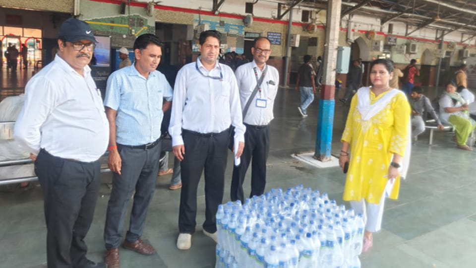 Kanpur: Nine illegal vendors caught at Central Station, Rs 46,000 fine collected