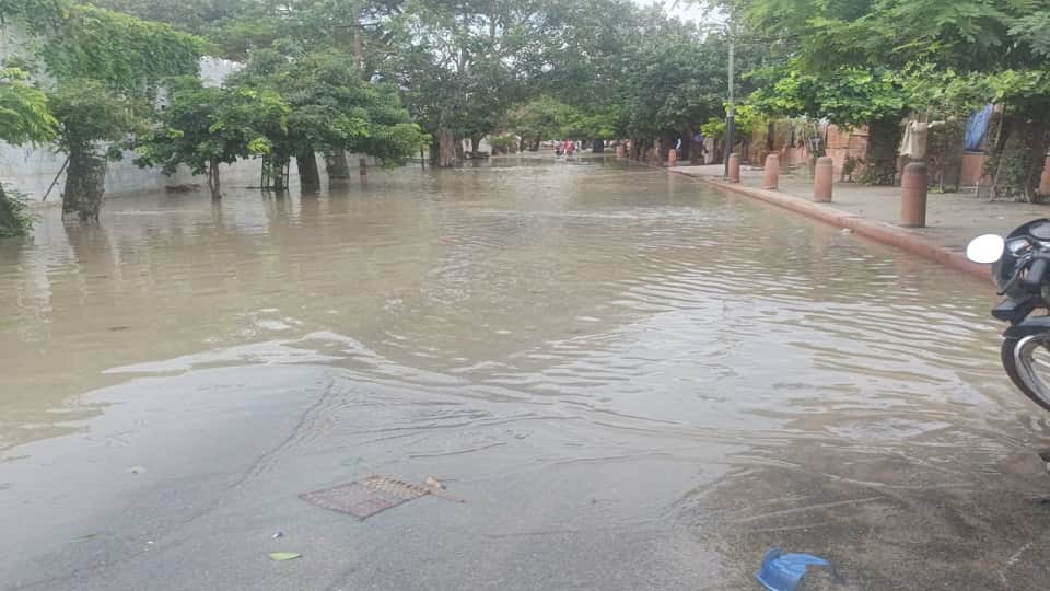 Flood in UP  high alert in Mathura-Vrindavan due to rising water level of Yamuna