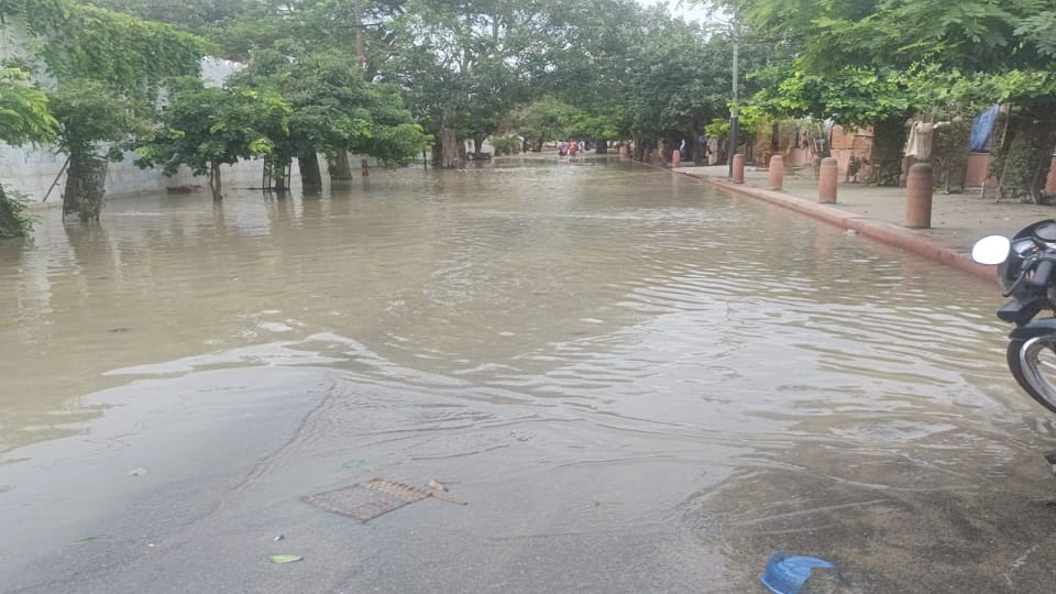 Flood in UP high alert in Mathura-Vrindavan due to rising water level of Yamuna