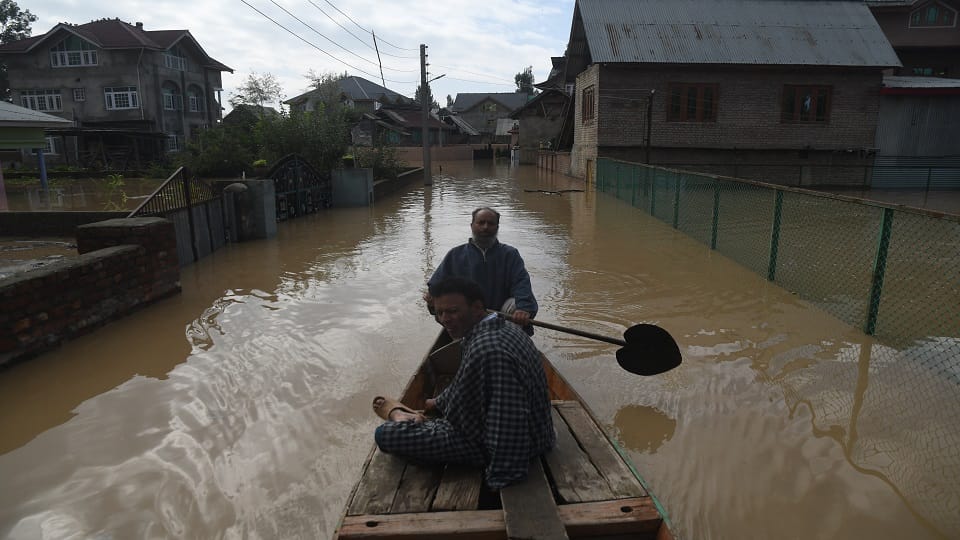 Kashmir Flood: After Jammu, disaster in Kashmir, Jhelum water entered the houses