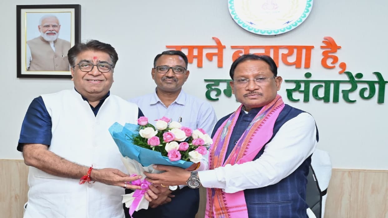 CG News: TripleIT Naya Raipur Director Omprakash met CM Sai, expressed happiness over Gondi app 'Adi Vani'