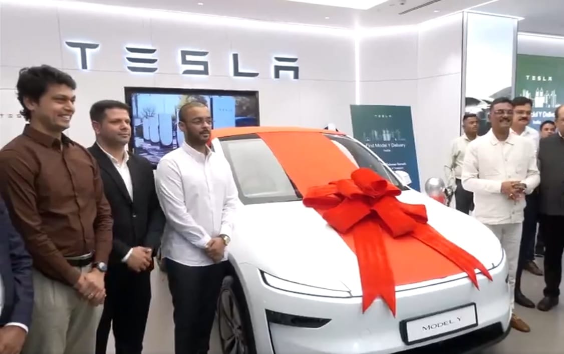 vinfast outsells tesla in india electric car sales in india october 2025