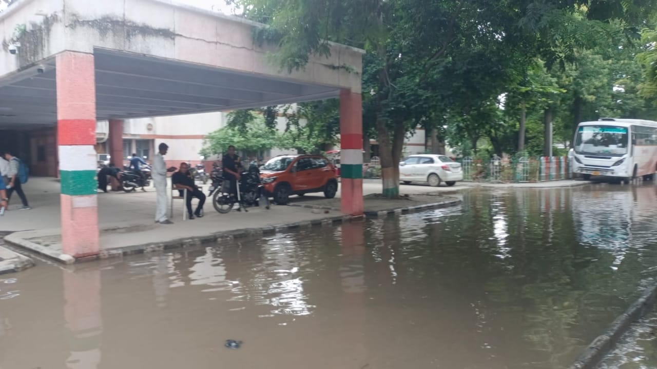 flood water across the Lucknow-Delhi highway and the medical college campus is also flooded in Shahjahanpur
