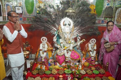 केंद्रीय मंत्री शिवराज ने परिवार के साथ गणेश जी की पूजा अर्चना की