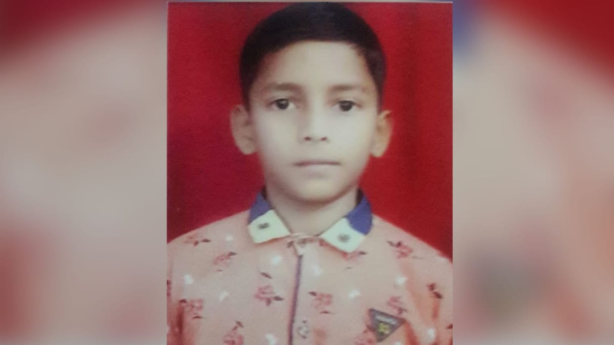 teenager fell into cauldron of boiling oil in Jaunpur