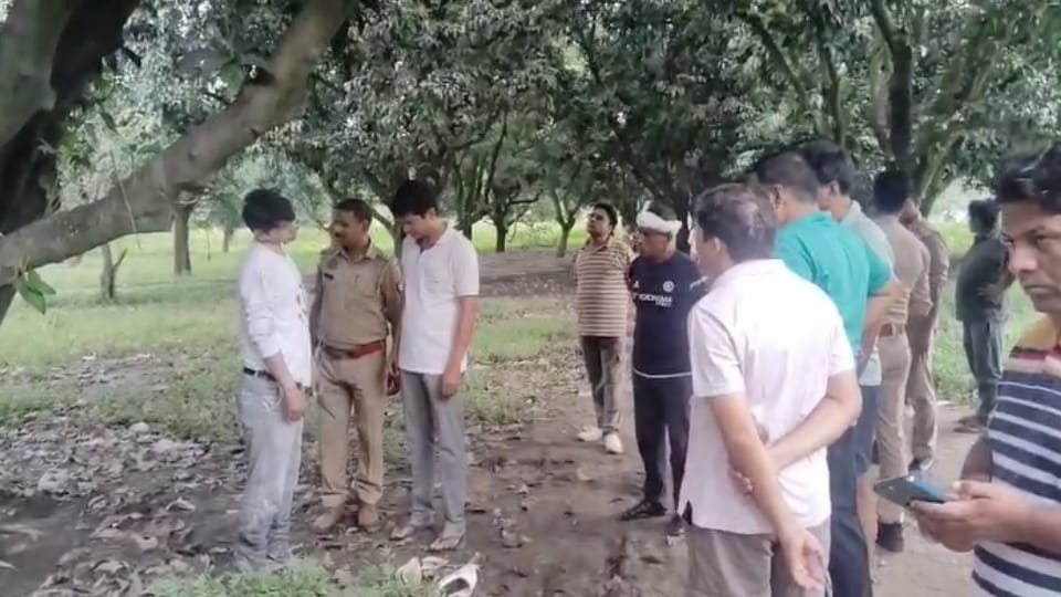 Bijnor: Medical Representative found hanging from tree in Bijnor, police suspects suicide