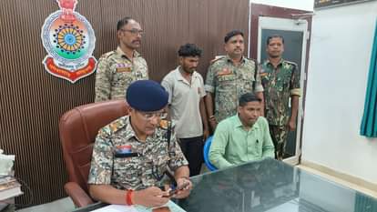 पुलिस की गिरफ्त में आरोपी